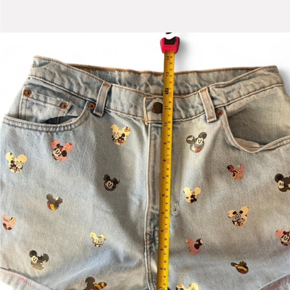 Levi's shorts with Mickey Mouse - Picture 3 of 7